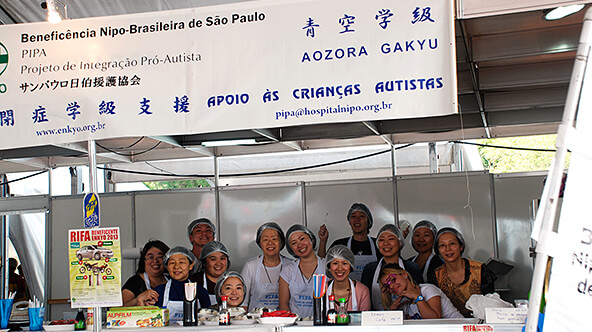 Staff of Mitsubishi Brazil participated in the Japan Festival in Sao Paulo as PIPA volunteers -  2013